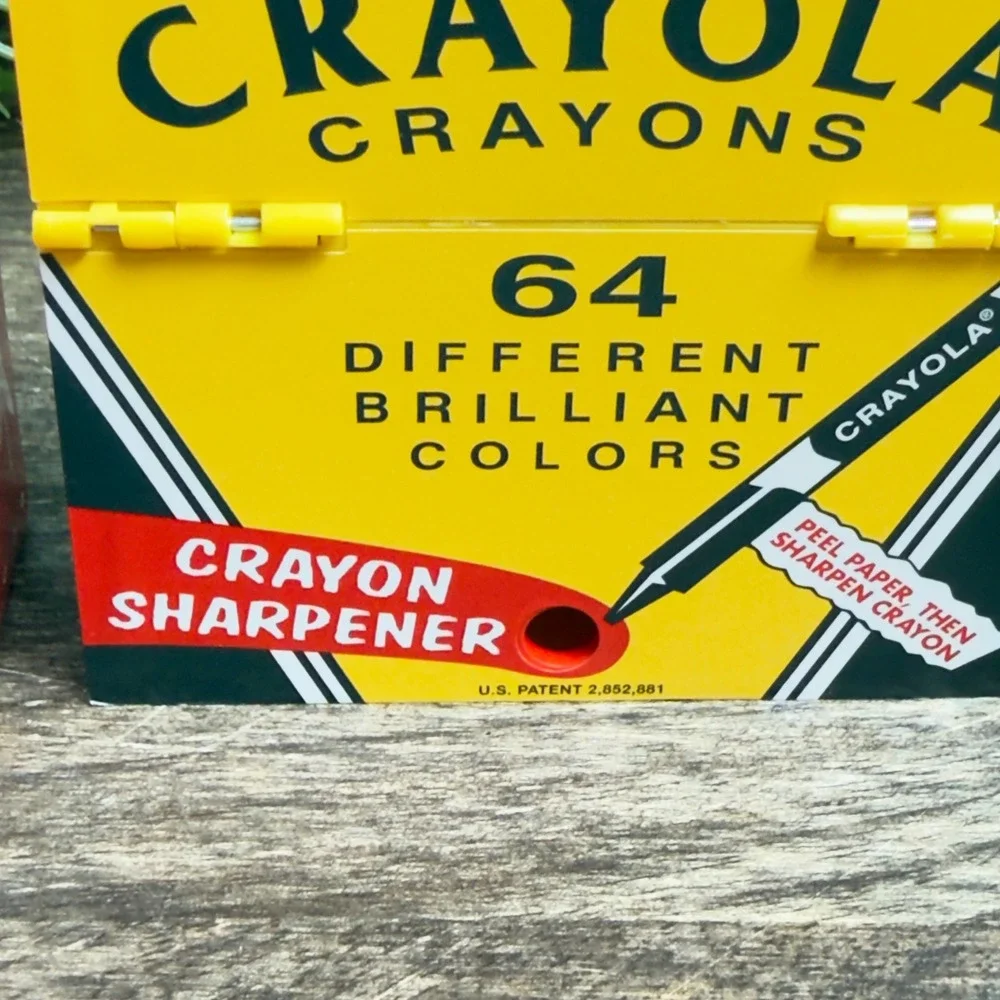 2015 Hallmark Keepsake Crayola Big Box of 64 Crayons Ornament QXI2352